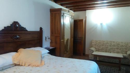 Family Room (2 Adults + 2 Children)