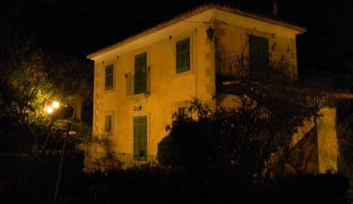 Villa with Garden View
