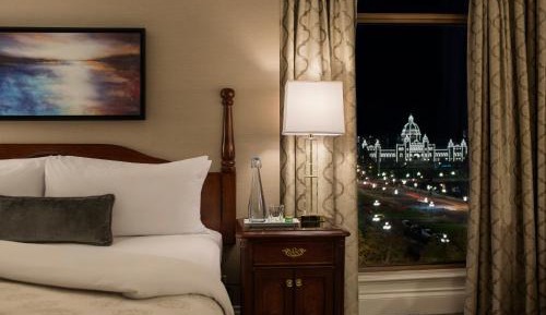 Signature Corner Room