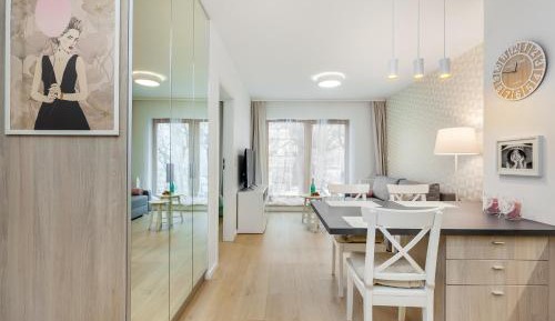 One-Bedroom Apartment with Balcony
