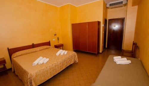 Quadruple Room with Private Bathroom