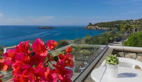 Room with Direct Sea View