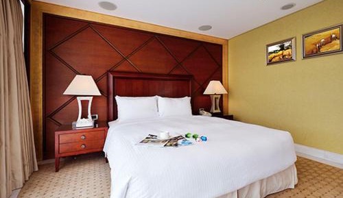 King Room with Lake View