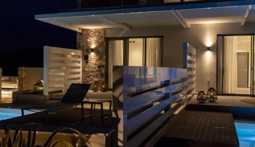 Deluxe Suite with Private Pool and Spa Bath (Mystique)