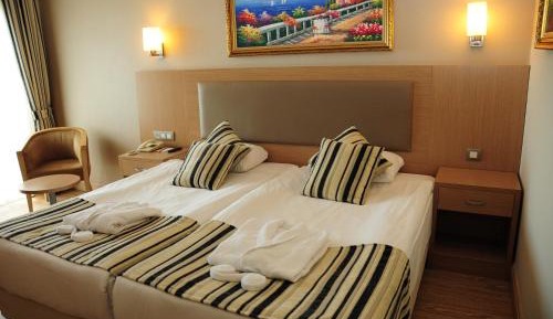 Standard Double Room with Side Sea View