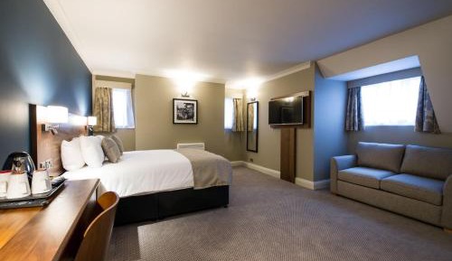 Family Room (2 Adults + 2 Children)
