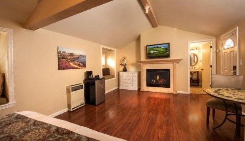 King Room with Fireplace