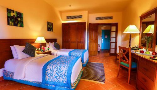 Family Suite (2 Adults + 2 Children)