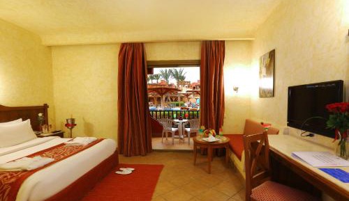 Triple Room with Pool View