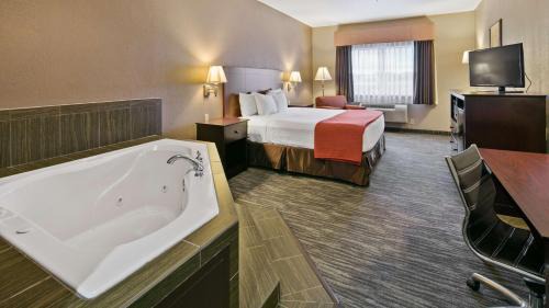 King Suite with Spa Bath - Smoking