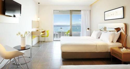 Deluxe Room with Sea View