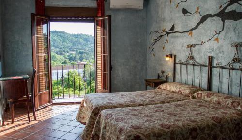Twin Room (2 Adults)