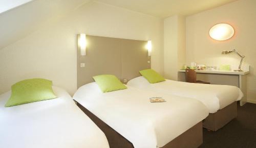 Standard Room with Three Single Beds