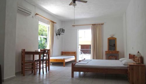 Studio (4 Adults)