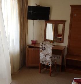 King Studio with Sofa Bed