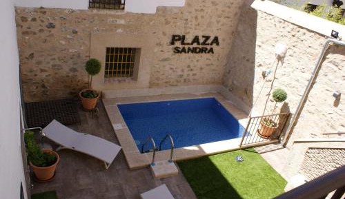 Apartment with Pool View 