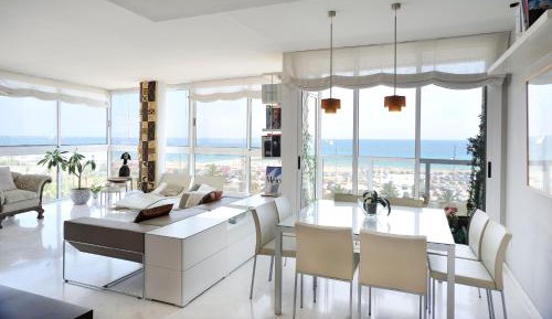 Three-Bedroom Apartment with Sea View
