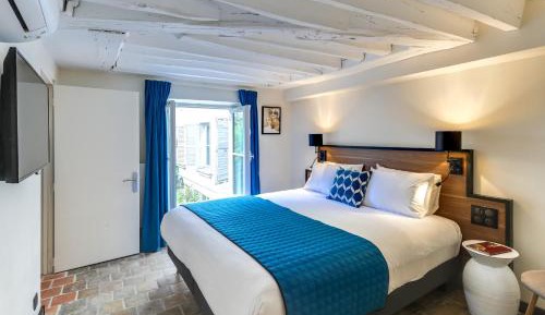 One-Bedroom Duplex Apartment