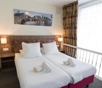 Superior Twin Room with Bath