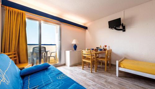 Studio (3 Adults)