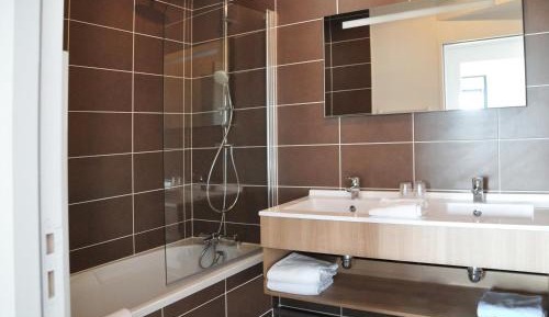 Studio with 2 Twin Beds