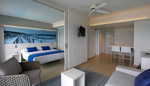 One-Bedroom Apartment (2 Adults + 2 Children)