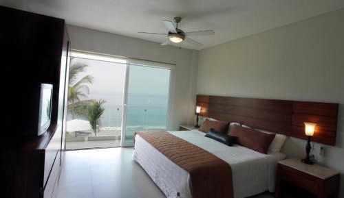 Two-Bedroom Apartment with sea View - Beach
