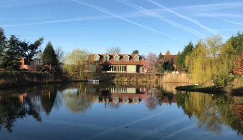 Apartment with Lake View