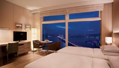 Twin Room with Ocean View - High Floor