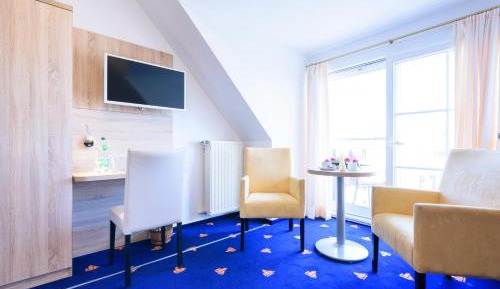 Superior Double Room with Balcony and City View