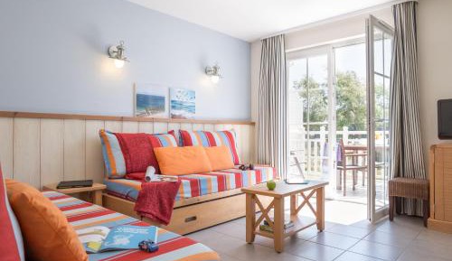 Two-Bedroom Apartment with Terrace or Balcony (6 People)
