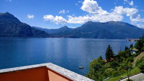 Apartment with Lake View