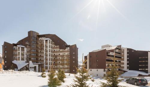 Select One-Bedroom Apartment (4 People)