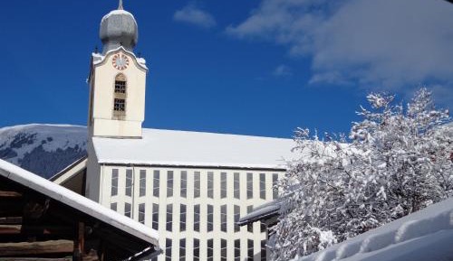 Single Room with Shared Bathroom