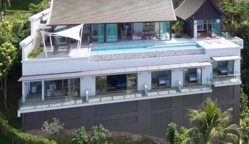 Villa with Garden View