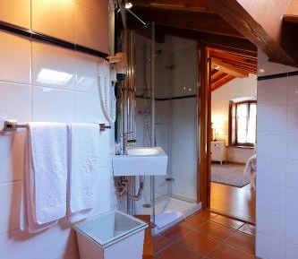 Twin Room with Bathroom