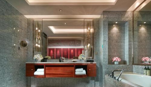 Studio with Spa Bath