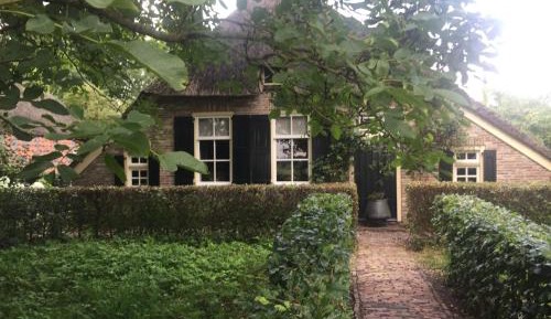 Holiday Home (6 Adults)