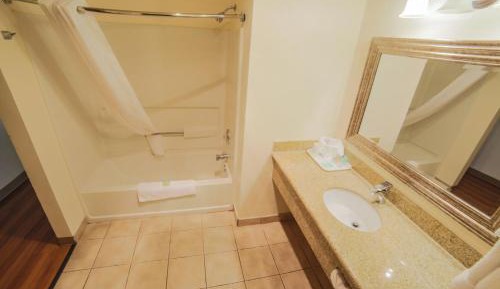 Economy Queen Room with Two Queen Beds 