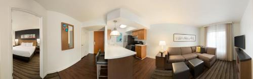 One-Bedroom Suite with Two Double Beds