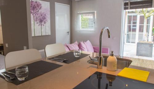Queen Room with Garden View