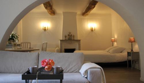 Deluxe King Suite