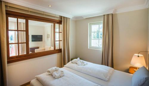 Suite with Lake View