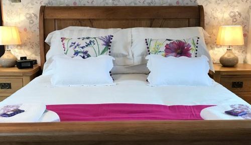 Deluxe King Suite with Sea View