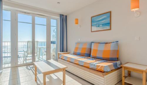 Select One-Bedroom Apartment (6 People)