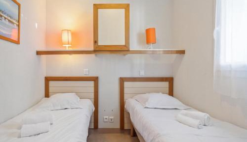 Select One-Bedroom Apartment (4 People)