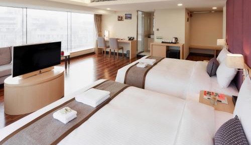 Deluxe Family  Room with Full Taipei 101 View