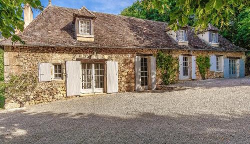 Four-Bedroom Holiday Home