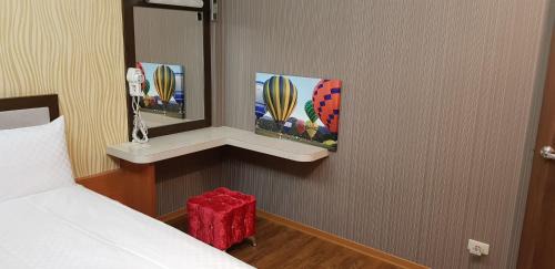 Standard Double Room with Shared Bathroom