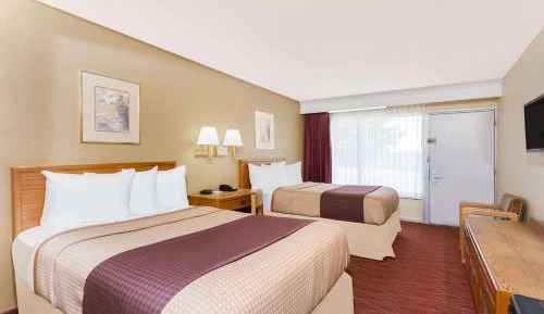 Double Room with Two Double Beds - Non-Smoking